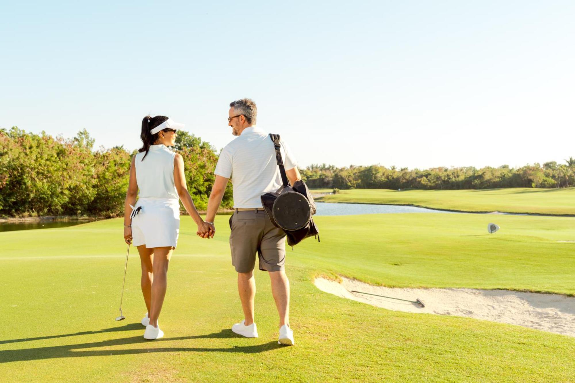 Hard Rock Hotel & Casino Punta Cana (Adults Only) المظهر الخارجي الصورة Golfers at the Ocean Club