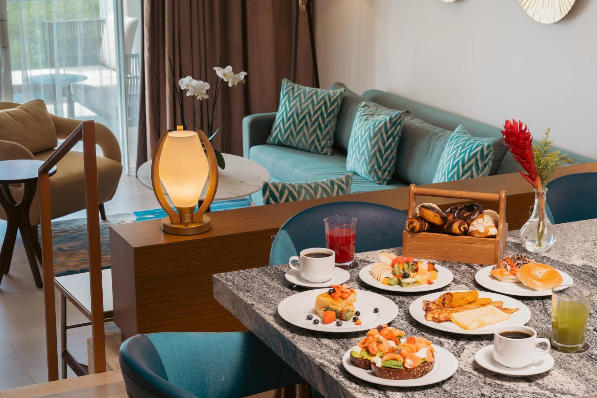 Hard Rock Hotel & Casino Punta Cana (Adults Only) المظهر الخارجي الصورة A breakfast table at a hotel
